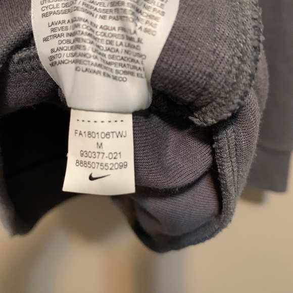 Nike Pullover Hoodie, size L - Picture 6 of 8